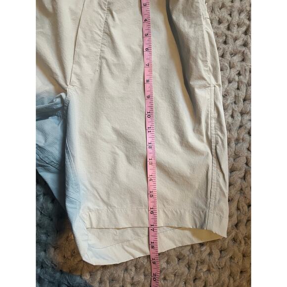 Lululemon bowline short "8 vapor size med - Picture 5 of 8